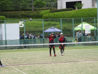 女子３